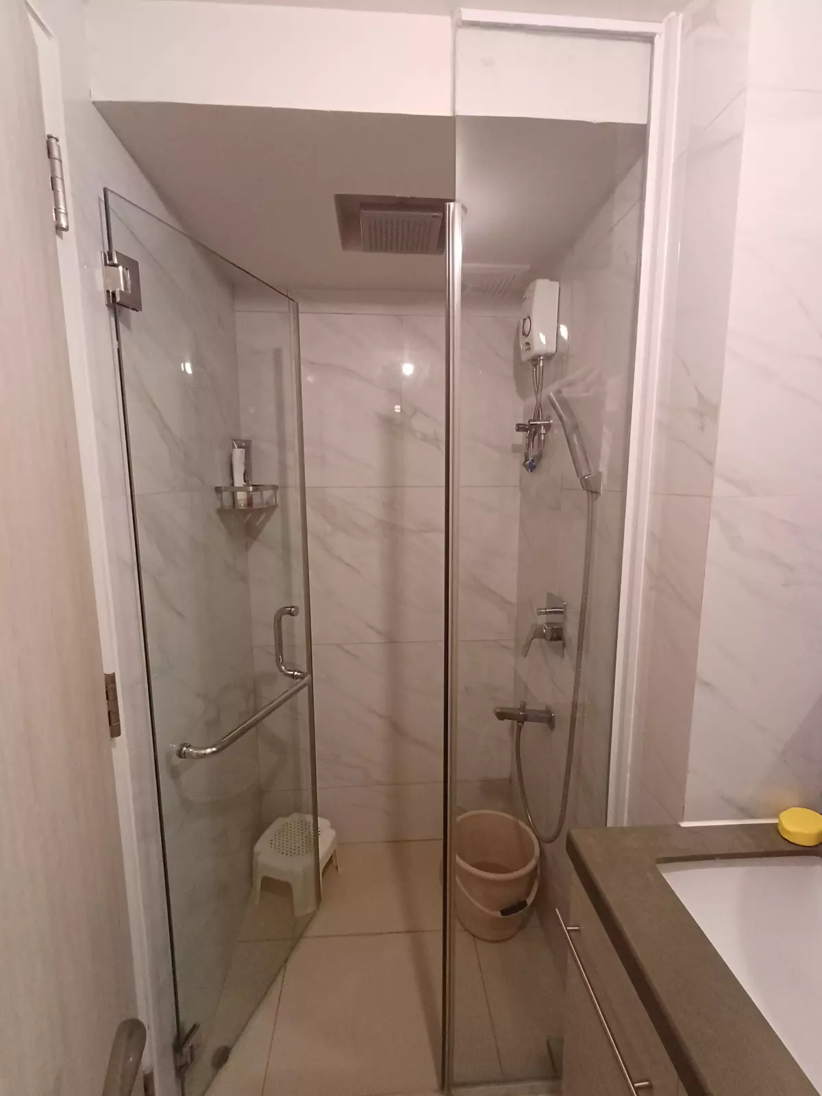 Mandani Suites Studio w/WiFi 600mbps for rent — Studio in F.E. Zuellig Avenue, Mandaue City, Philippines — Photo 4