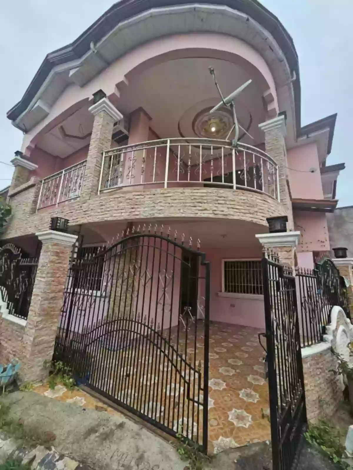 HOUSE AND LOT FOR SALE