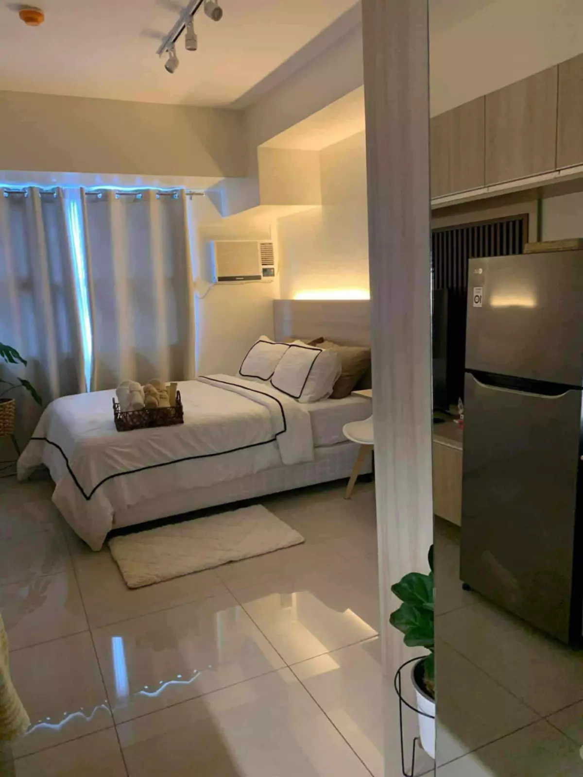 Newly Renovated Studio unit FOR SALE in Horizon 101