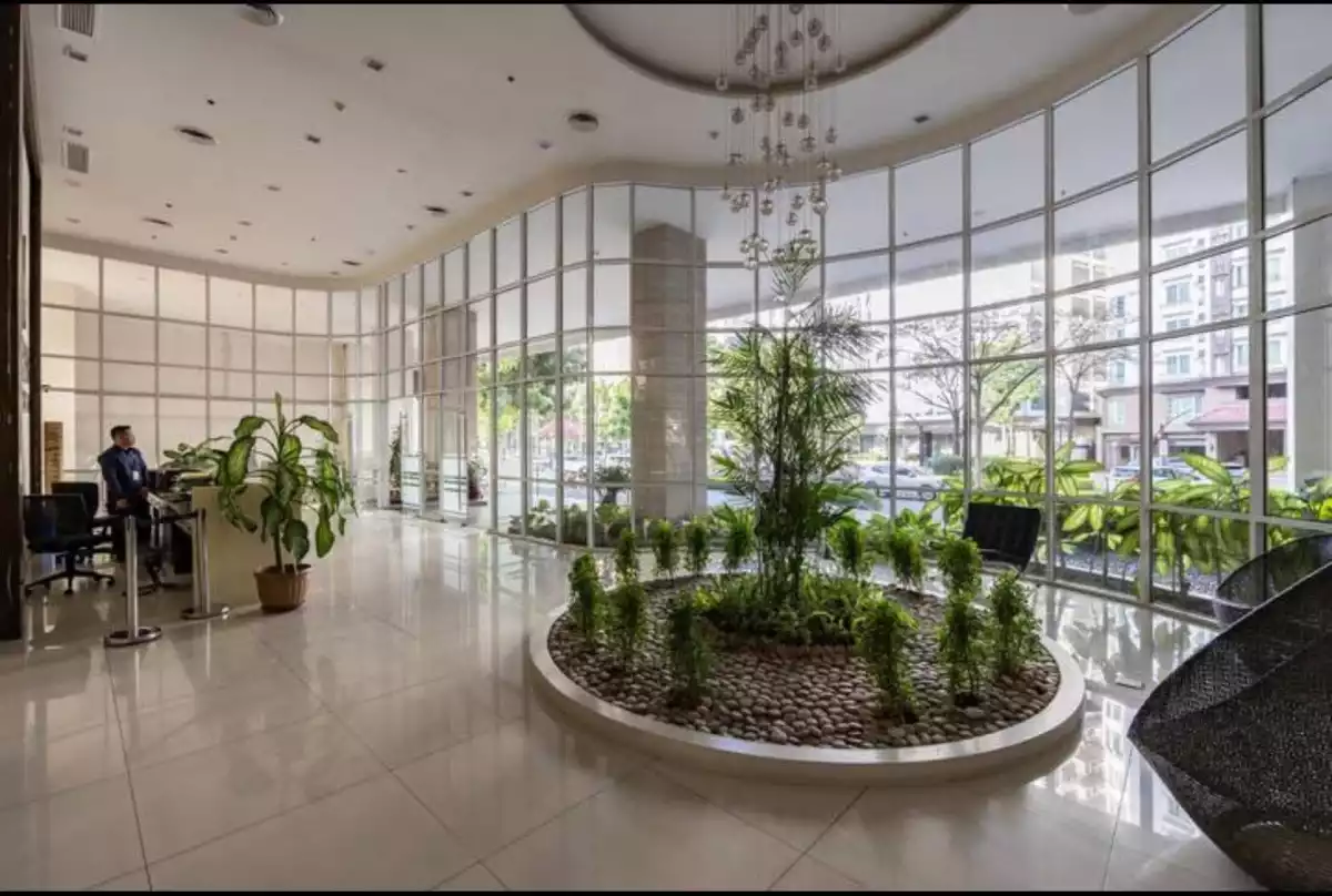Open photo 15 of 19 — FOR SALE – Calyx Residences Executive Studio Corner Unit