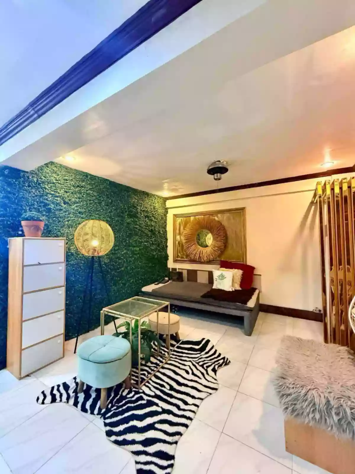 FOR SALE: 2 Bedroom Unit in Mactan Oasis Gardens Condominium — 2 Bedrooms in Cebu — Photo 2