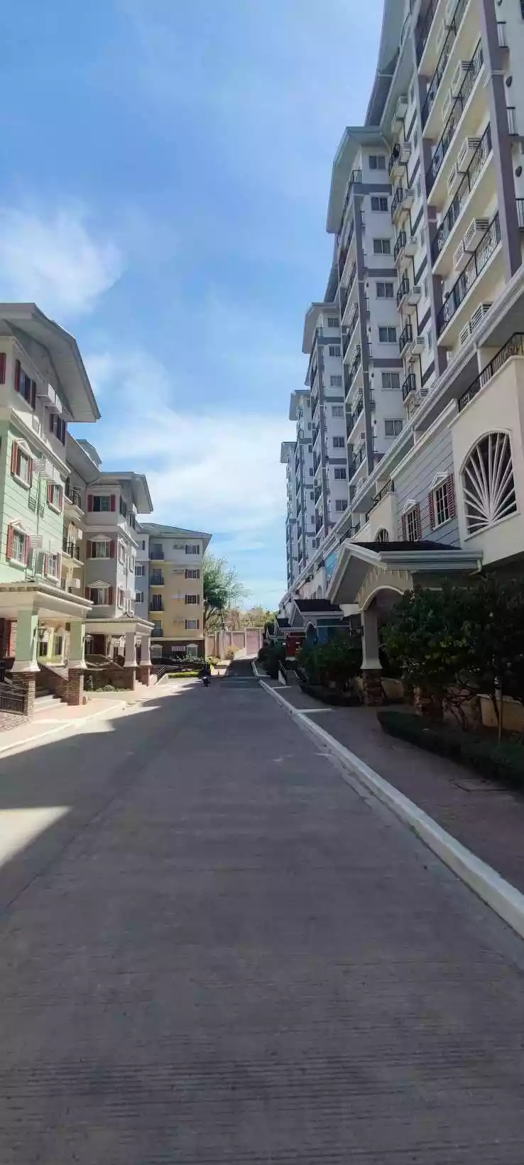 2 BR with Parking — 2 Bedrooms in Cebu City, Central Visayas, Philippines — Photo 5