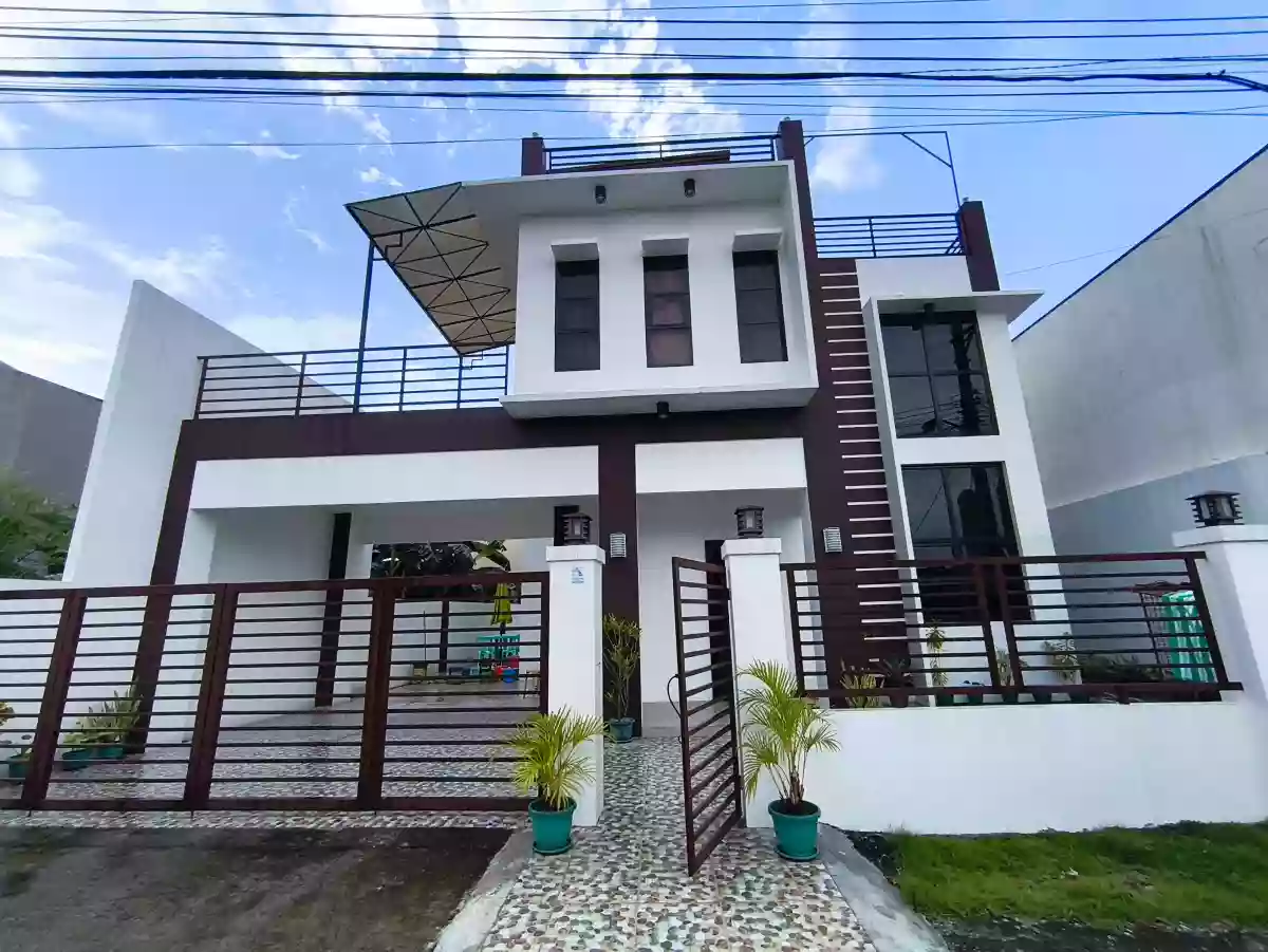 Modern 3 Storey  Single Detached House and Lot Fir Sale in Corona Del Mar