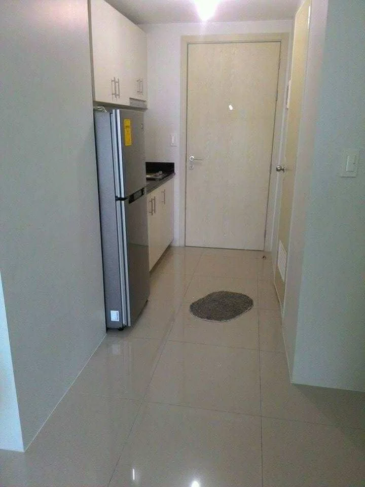 For Sale 1-bedroom with Balcony Near Glorietta, St. Andrew's Parish, Power Plant Mall, Greenbelt, Makati Medical Center, Makati Metro Manila — 1 Bedroom in Makati City, Metro Manila, 1224 — Photo 5