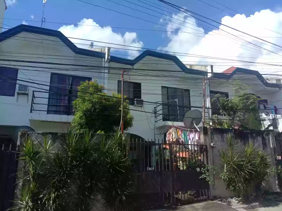 CONSOLACION TRIPLEX: 3 UNITS, 2 TITLES, 1 ELITE INVESTMENT — Townhouse in Consolacion, Cebu, Philippines — Photo 2