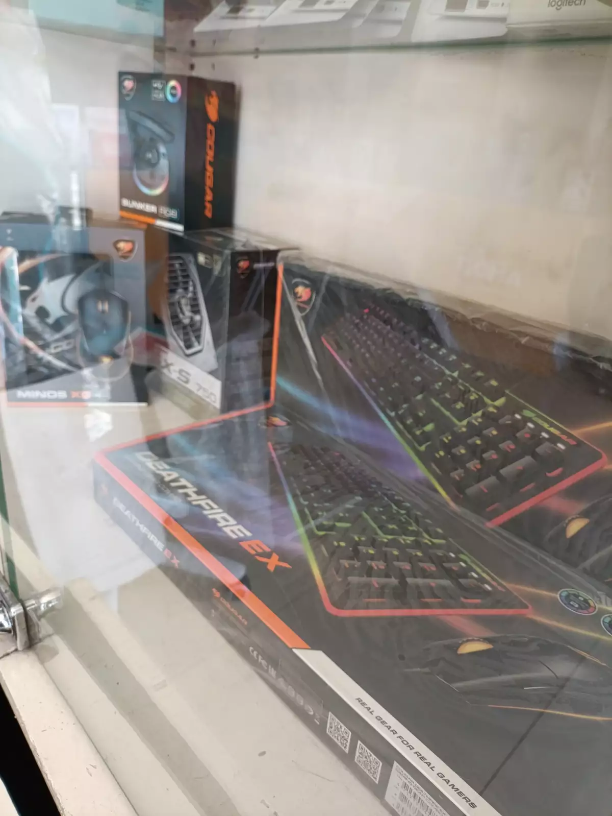Open photo 11 of 17 — Computer Shop for Assume