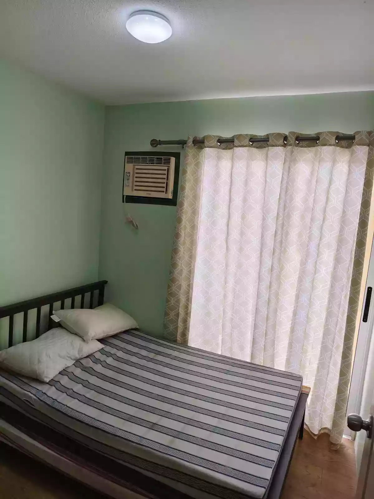 2BR Condo Unit with Balcony For Sale/Rent — 2 Bedrooms in Cebu City, Cebu — Photo 5