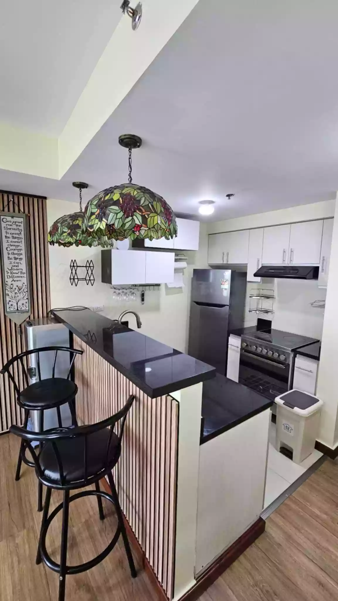 FOR RENT 2 BEDROOM CONDO UNIT WITH BALCONY AND PARKING — 2 Bedrooms in Cebu City, Philippines — Photo 4