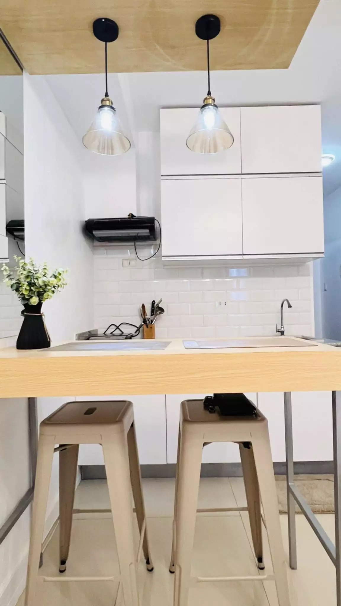 Grand Residences Studio Unit in East Tower A near Cebu IT Park for sale — Studio in Banilad and Pres. Roxas Street, Ayala Access Road, Mabolo — Photo 2