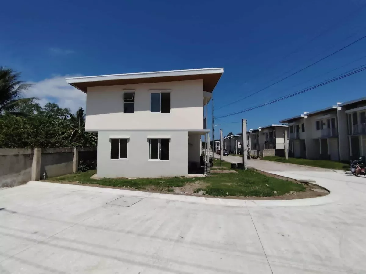 FOR ASSUME - Townhouse B - FOR ASSUME (Casa Mira Homes, Junob, Dumaguete) — House and Lot in Dumaguete City, Negros Oriental, 6200 — Photo 2
