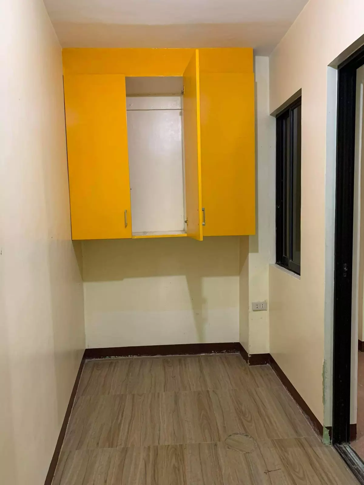 Open photo 12 of 18 — Income generating 8 door Apartment for sale