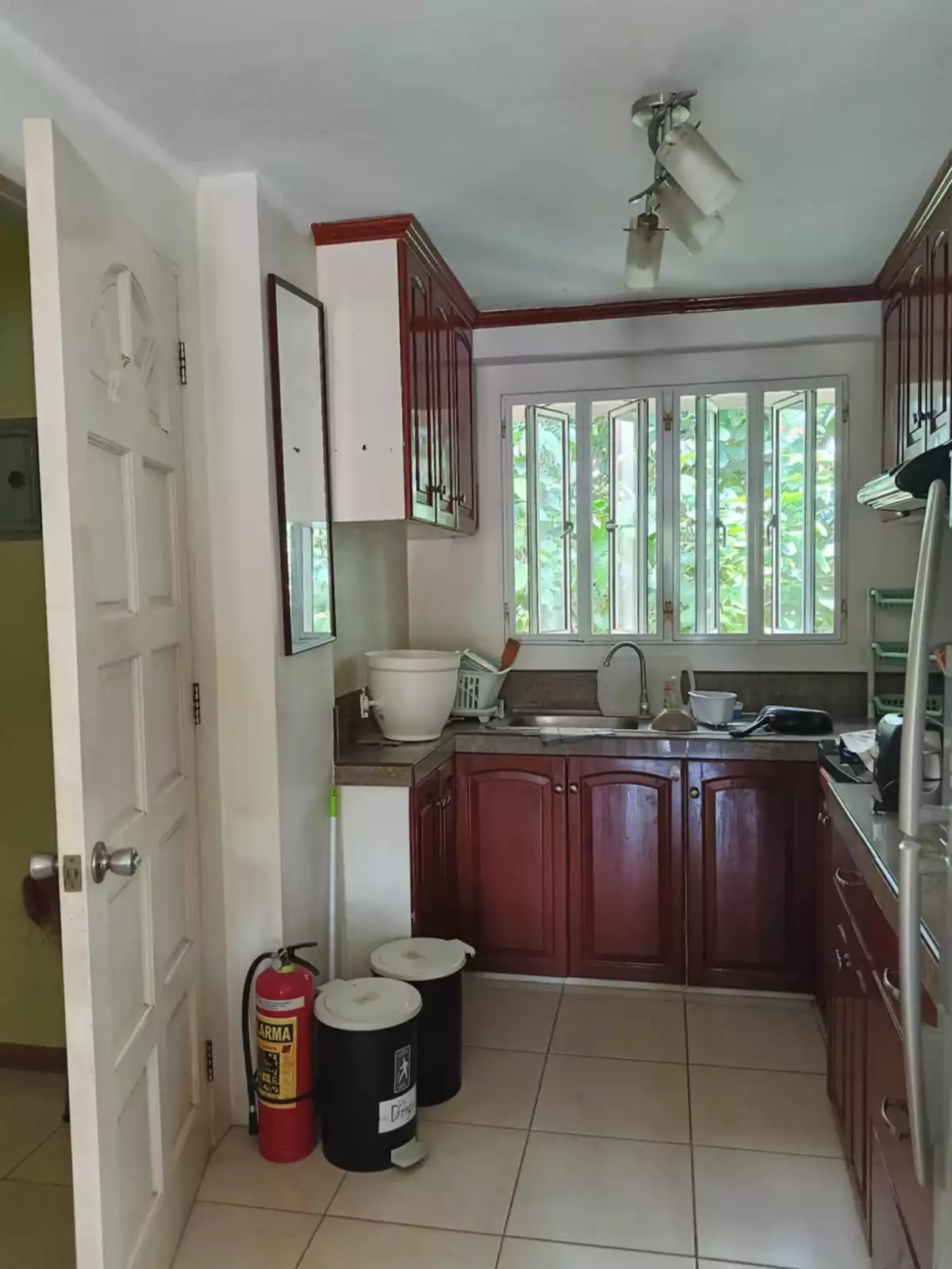 Open photo 30 of 33 — 3 STOREY BUILDING WITH ROOF TOP AND  5 APARTMENT UNITS FOR SALE