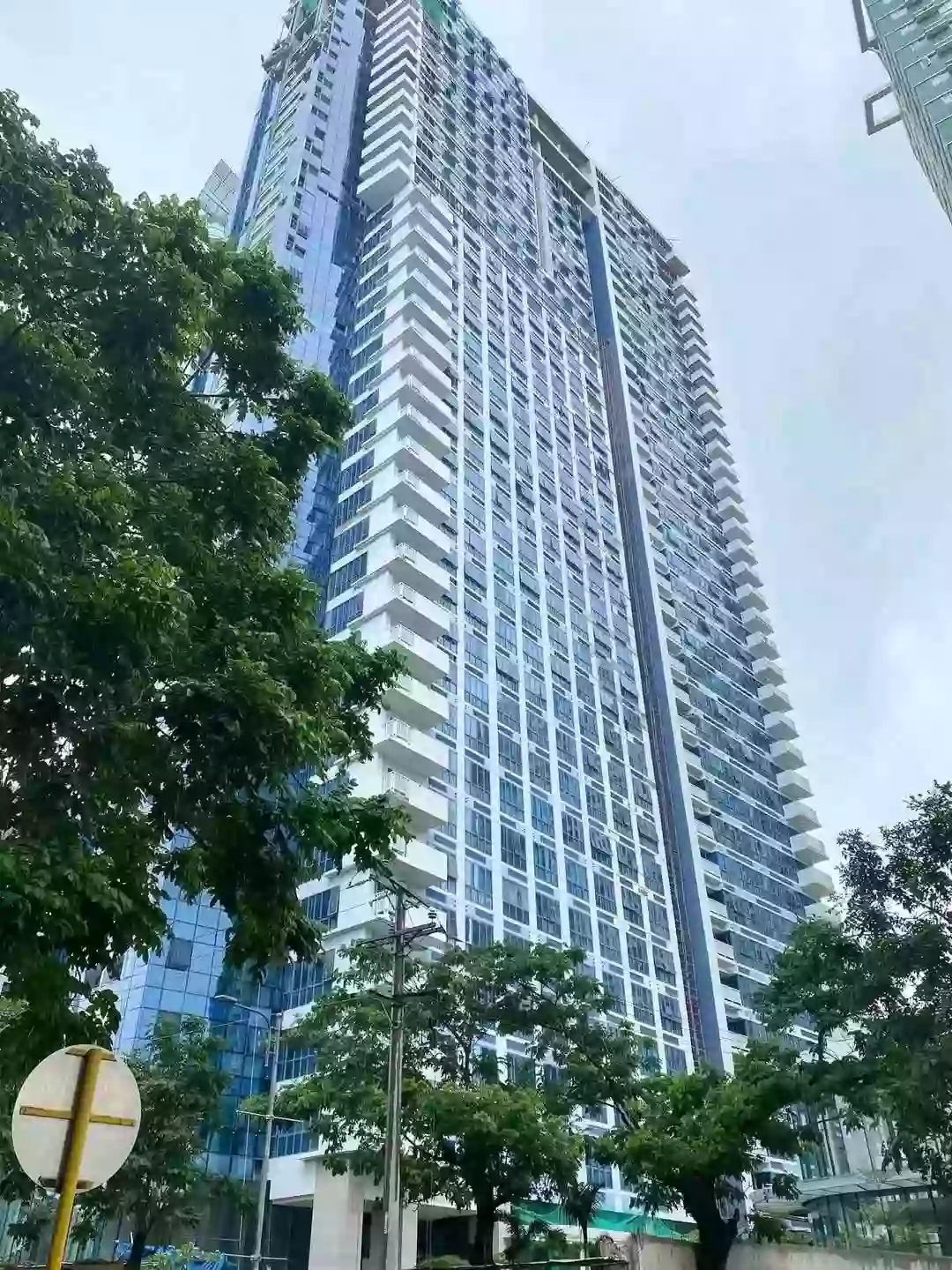 STEAL DEAL 4.8M ONLY STUDIO UNIT IN 38 PARK AVENUE in I.TI PARK — Studio in Apas, Cebu City, Cebu — Photo 2