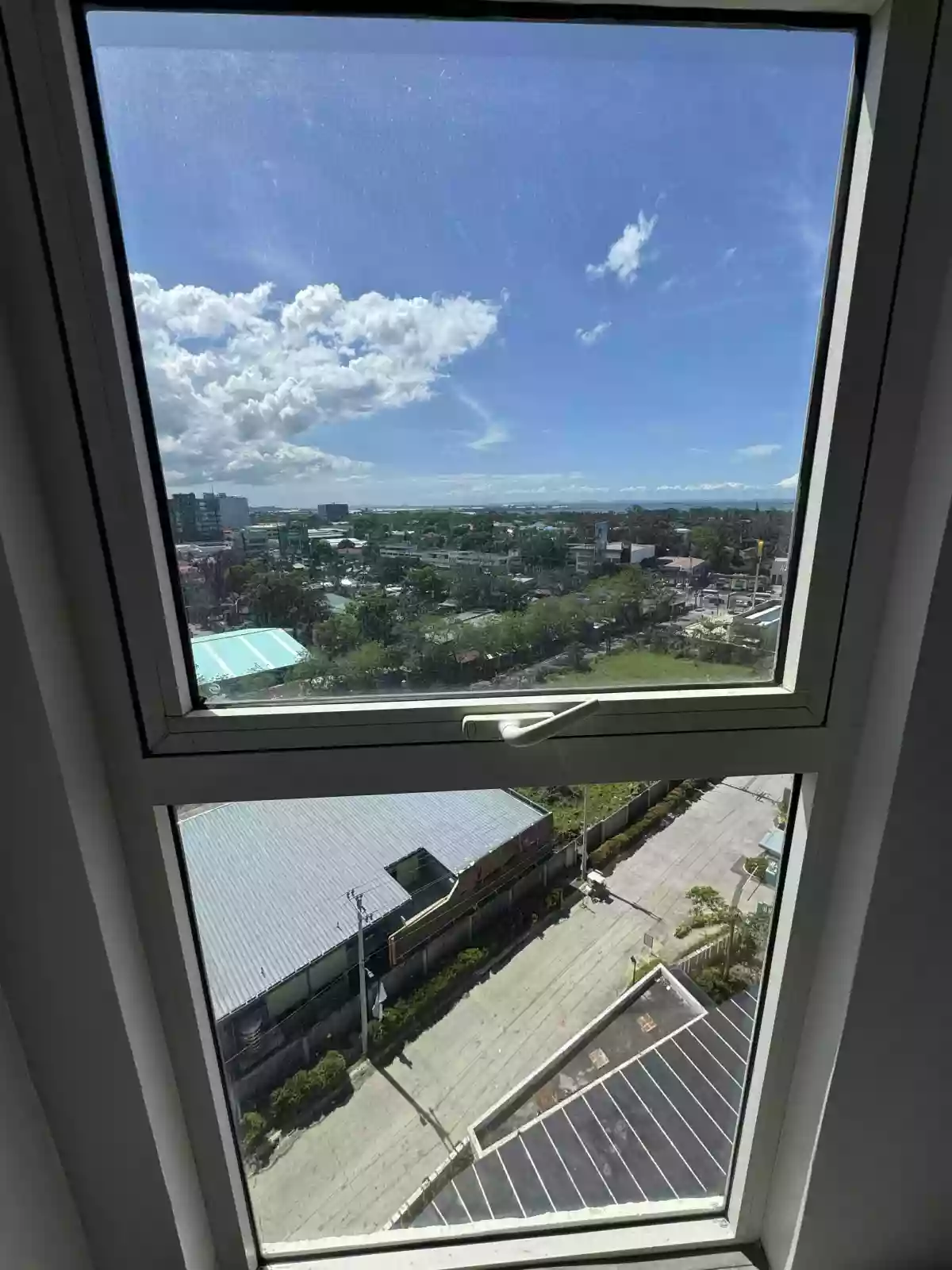 For Resale:  29.95 SQM Corner Unit 1 Bedroom Condo at Mesavirre Bacolod | Sea View & Mountain View — 1 Bedroom in Mandalagan, Bacolod City, Negros Occidental — Photo 2