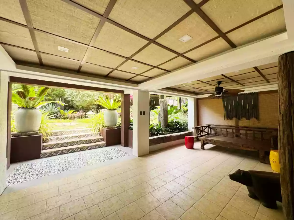 Open photo 14 of 20 — Elegant Modern Industrial Home For Sale  in Tagaytay City