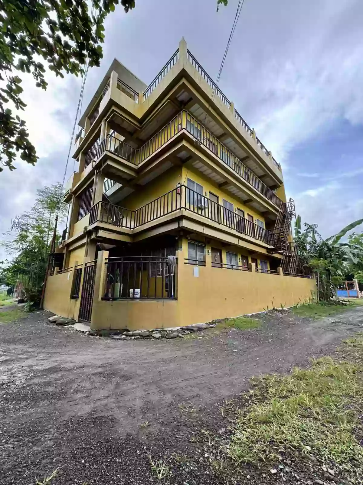 18-DOOR APARTMENT BUILDING WITH ROOFTOP IN BASAK, LAPU-LAPU CITY, CEBU