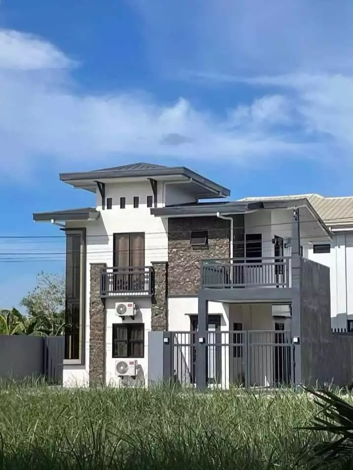 HOUSE AND LOT FOR SALE IN PACIFIC GRAND VILLAS