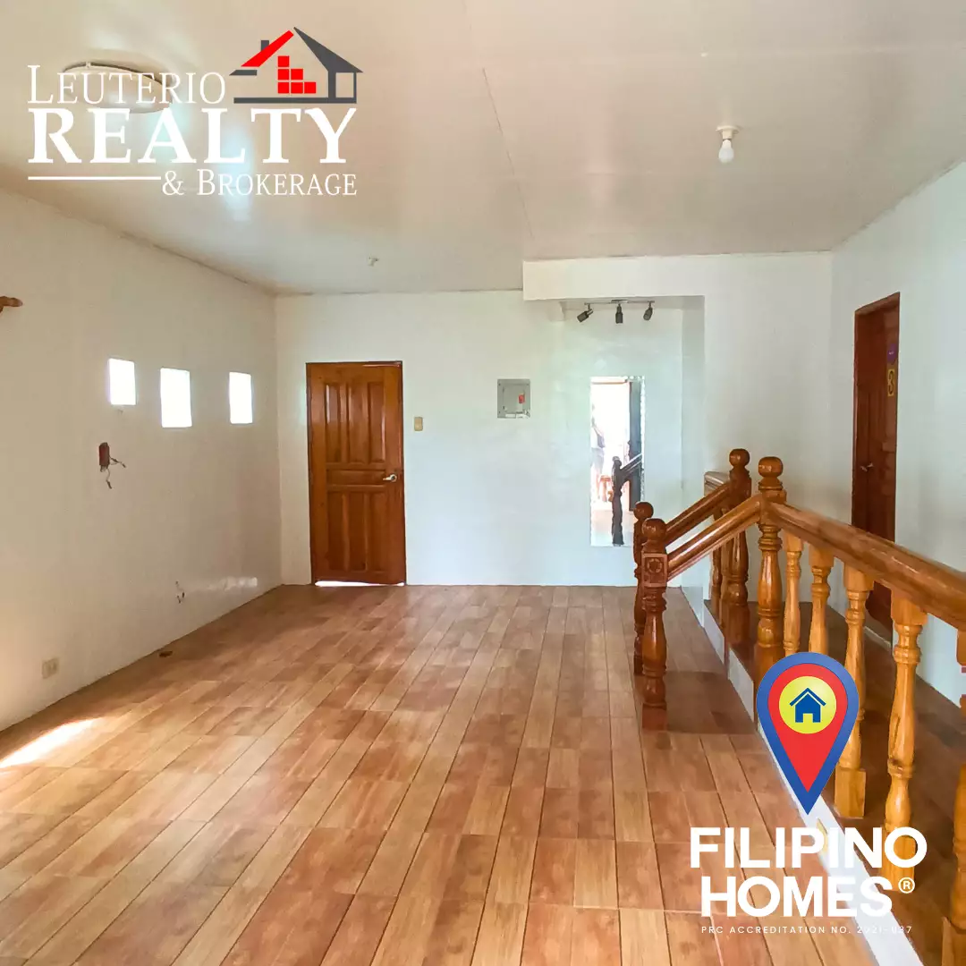 Fully Finished Commercial House And Lot gated with fence For Sale in Plaridel Quezon Along National Highway — House and Lot in Plaridel, Quezon, Philippines — Photo 3