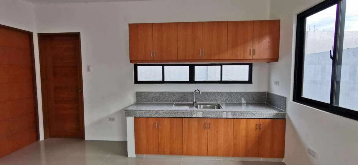 4-bedrooms Bungalow House and Lot — House and Lot in Bacolod, Negros Occidental, Philippines — Photo 2