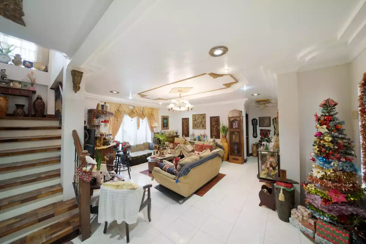 Rush sale beautiful house and lot with seaview in Talisay City Cebu — House and Lot in Cebu, Philippines — Photo 2