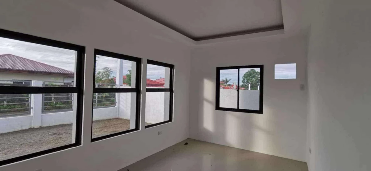 4-bedrooms Bungalow House and Lot — House and Lot in Bacolod, Negros Occidental, Philippines — Photo 3