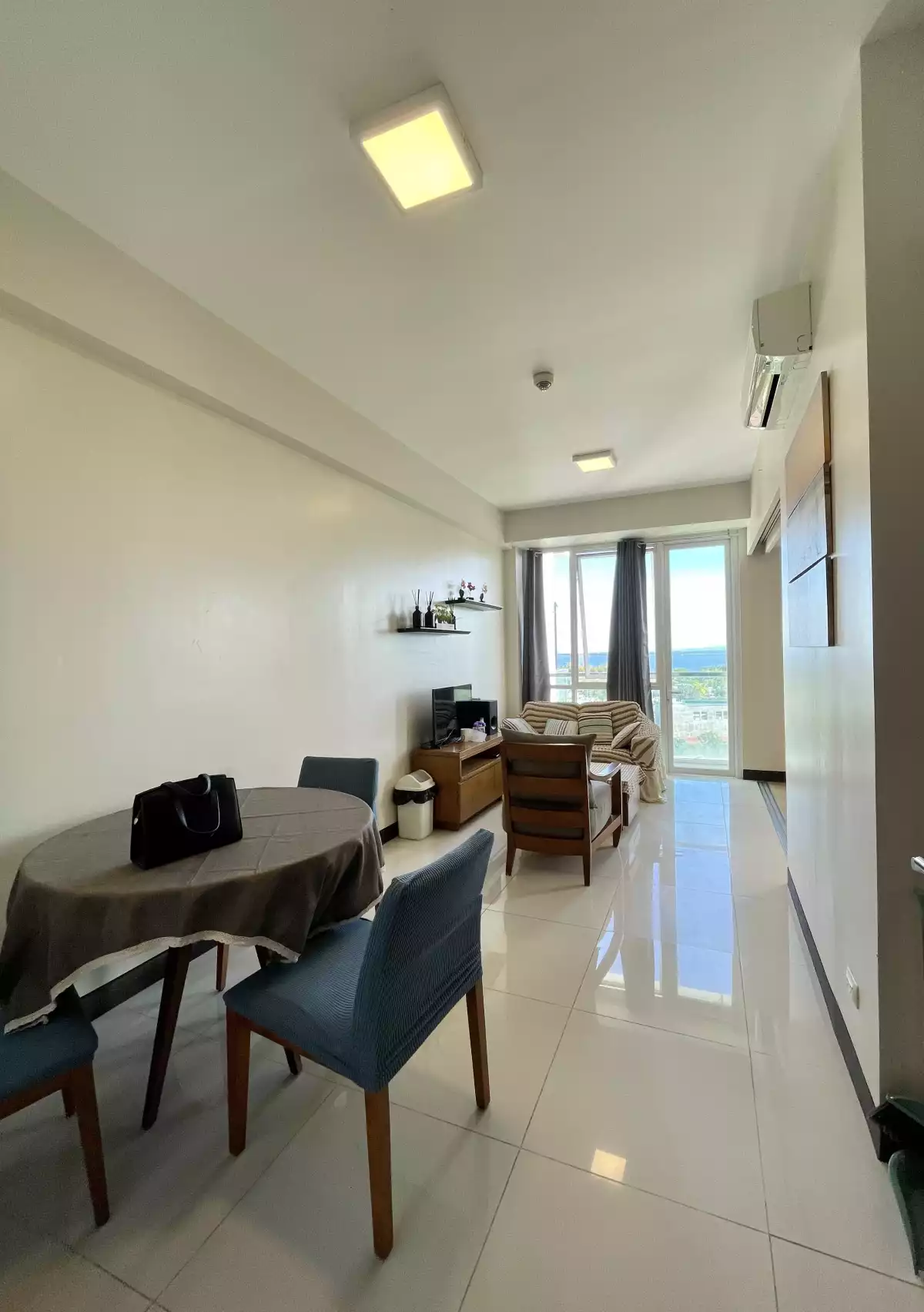 8 Newtown Blvd Executive Studio