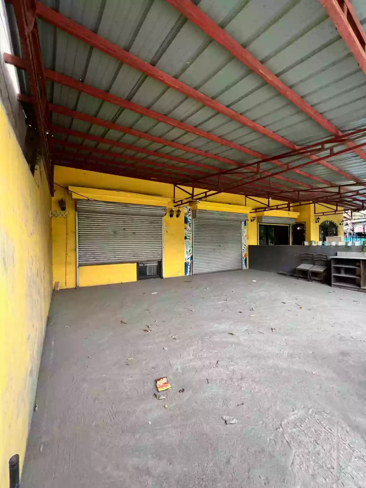 INCOME GENERATING PROPERTY 3 COMMERCIAL UNITS WITH 3 STOREY HOUSE AND 5 APARTMENTS — Apartment in Cebu, Philippines — Photo 6