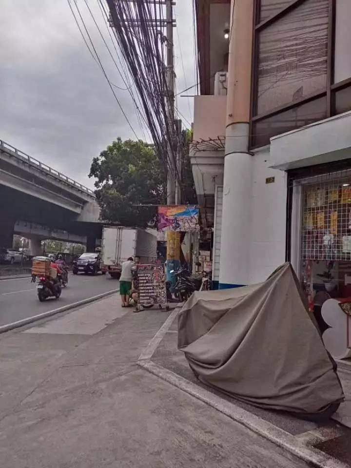 4 Storey Commercial Building For Sale — Building in Muntinlupa, Metro Manila, Philippines — Photo 2