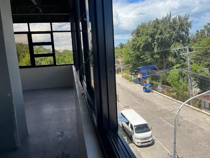 Commercial Spaces Bago City — Office in Mabini street, Poblacion, Bago City — Photo 4
