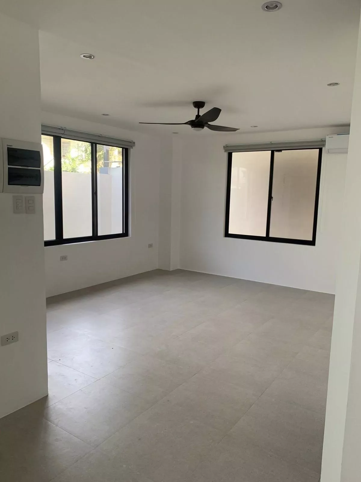 Open photo 14 of 20 — Bungalow House FOR RENT in Mabolo 