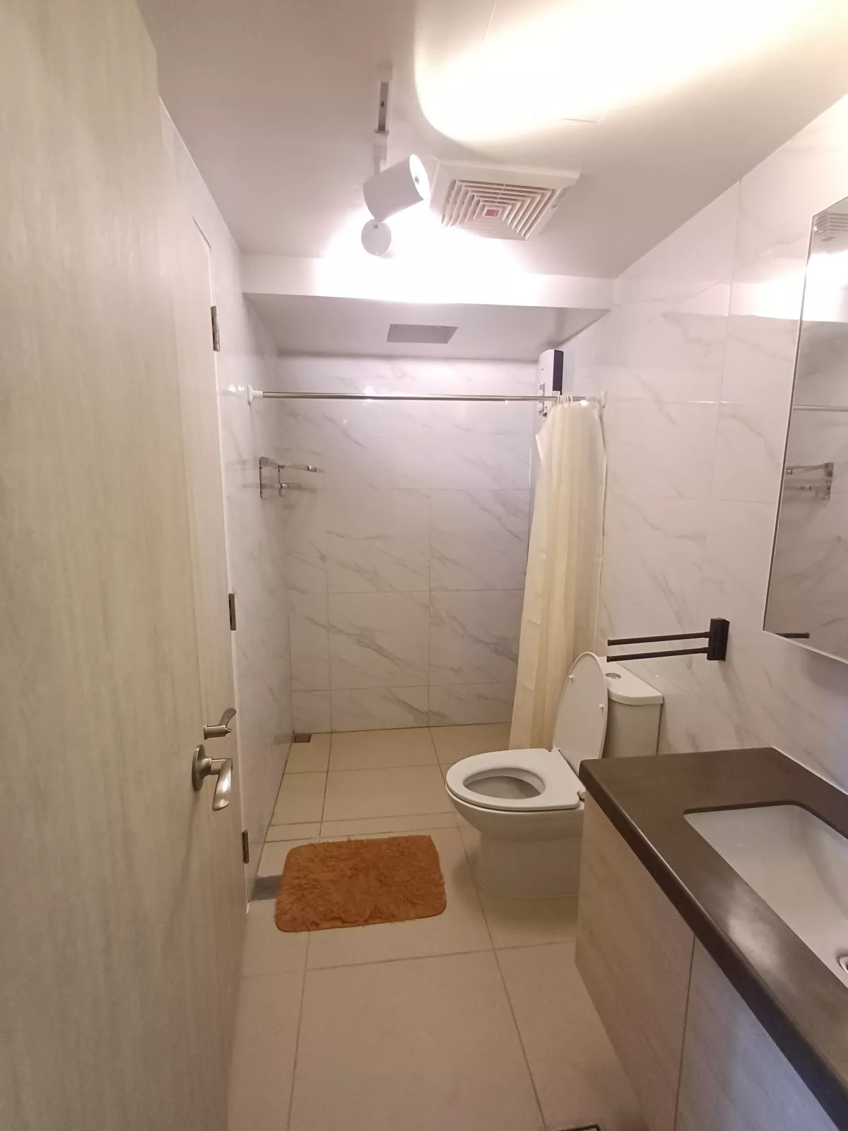 Open photo 14 of 15 — 1BR PLUS W/PARKING CORNER AREA MANDANI BAY SUITES T2 FOR SALE  PHP 10.5M