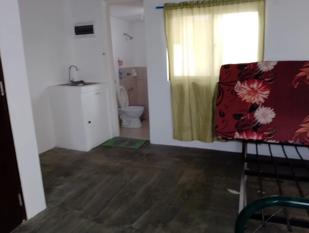Commercial house  and lot — House and Lot in Iloilo, Philippines — Photo 4