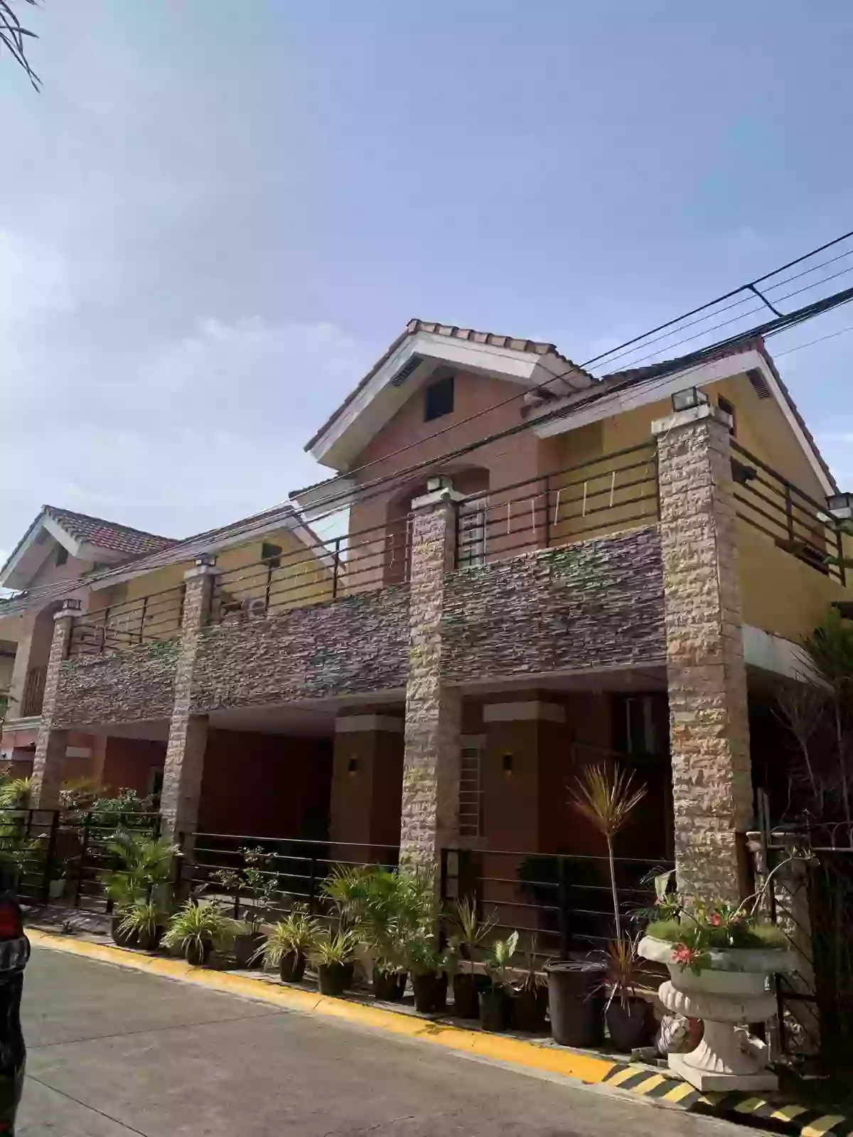 HOUSE and LOT FOR SALE in LAPU LAPU for only 7.7M