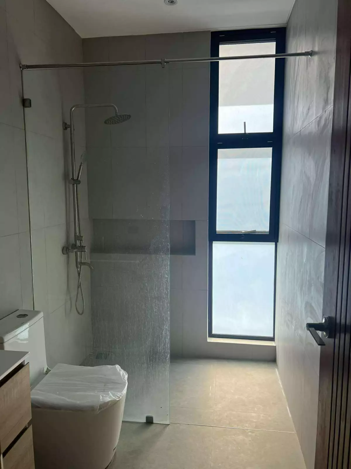 2 STOREY HOUSE AND LOT IN METROPOLIS SUBDIVISION — House and Lot in Cebu City, Cebu, Philippines — Photo 5