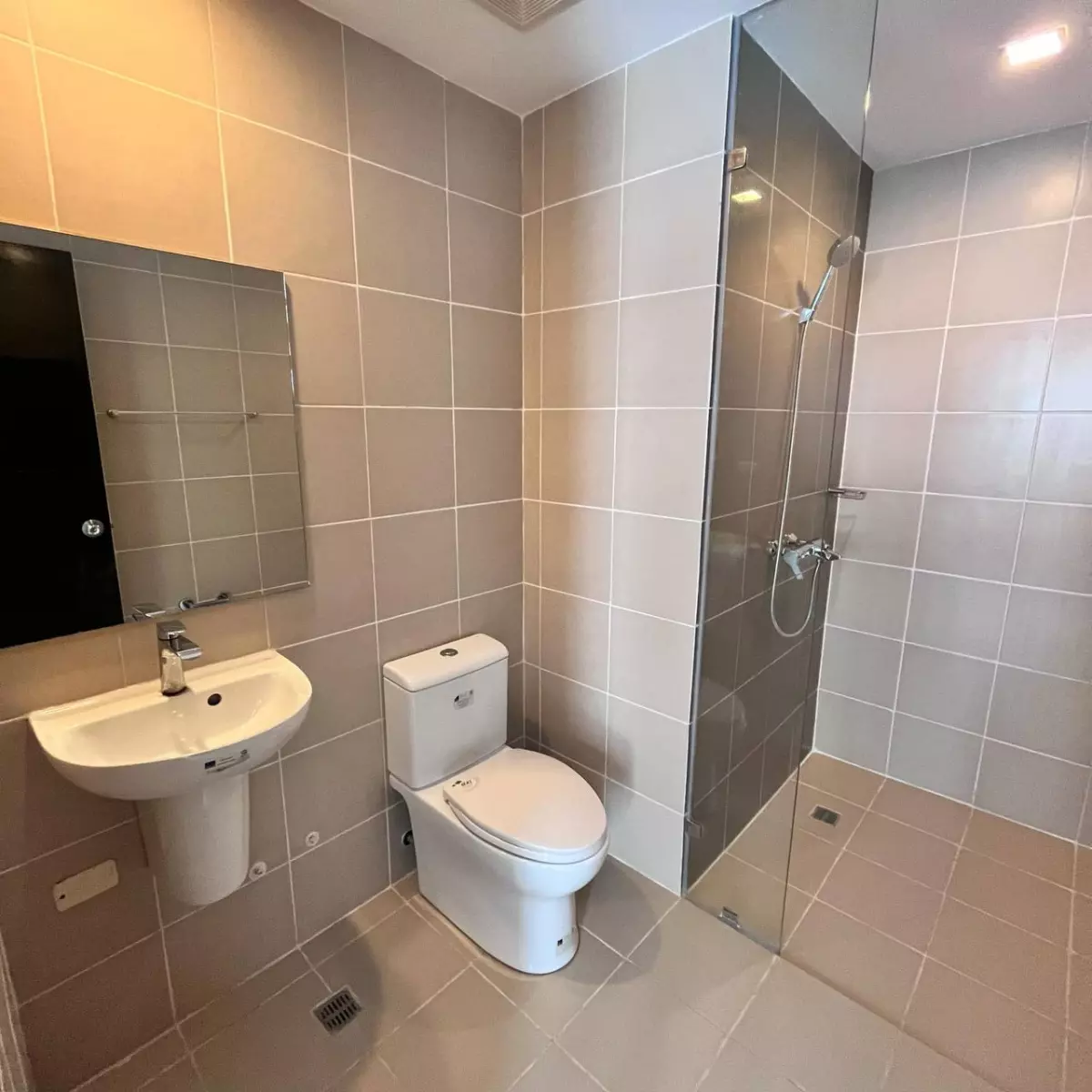 Lafayette Park Square Studio — Studio in Mandurriao, Iloilo City, Iloilo — Photo 5