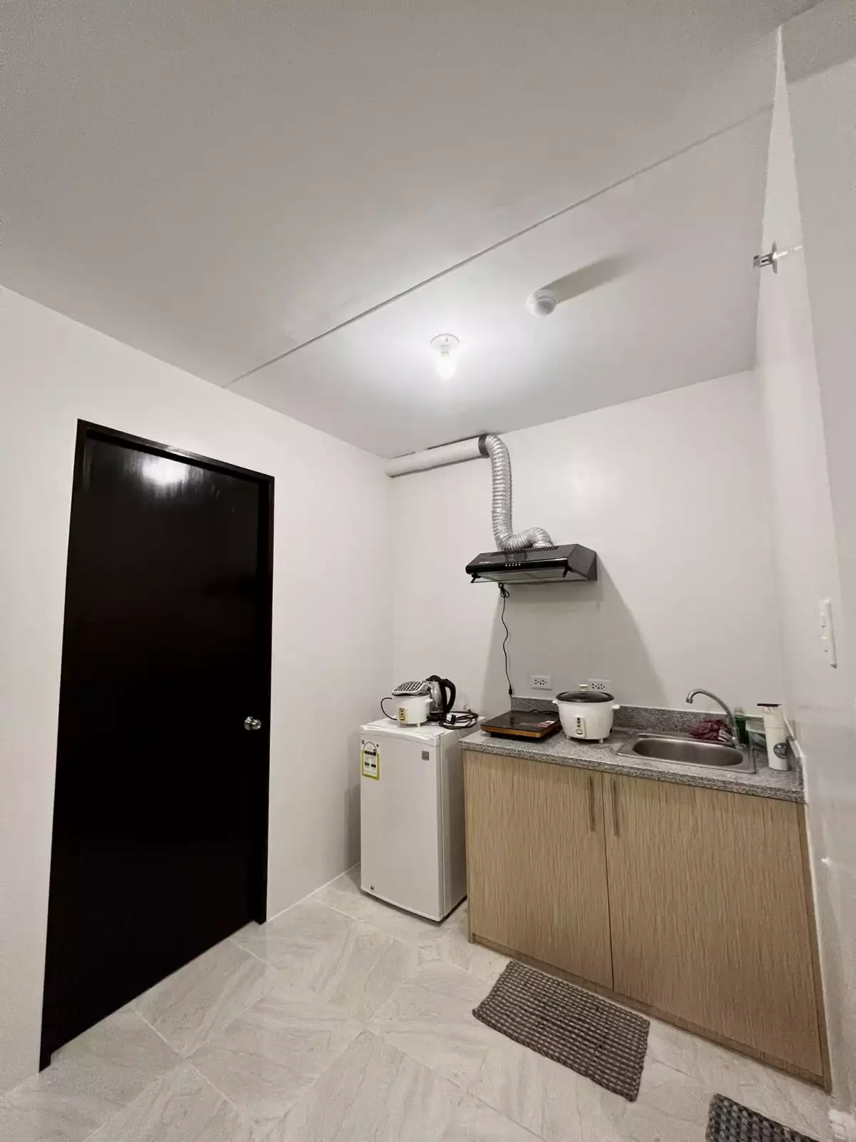 Deca Homes Banilad — 2 Bedrooms in Elias V. Espina Street, Mandaue City, Cebu — Photo 3