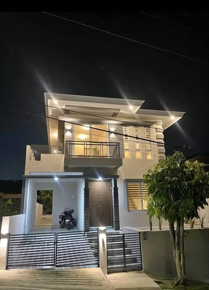 SEMI-FURNISHED HOUSE AND LOT FOR SALE! KISHANTA SUBD TALISAY CITY
