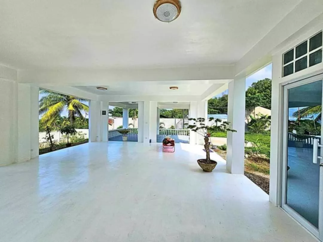 OVERLOOKING HOUSE FOR SALE IN SIBULAN WITH SEA VIEW — House and Lot in Negros Oriental, Philippines — Photo 4