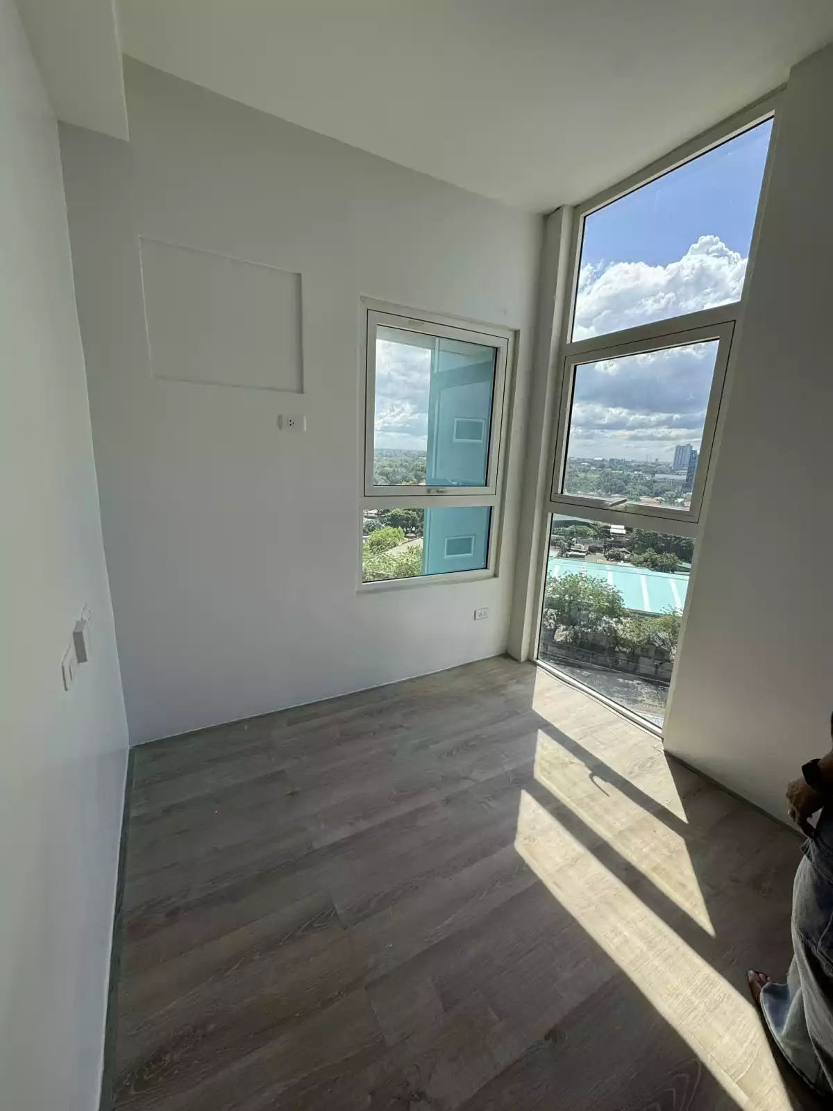 For Resale:  29.95 SQM Corner Unit 1 Bedroom Condo at Mesavirre Bacolod | Sea View & Mountain View — 1 Bedroom in Mandalagan, Bacolod City, Negros Occidental — Photo 5