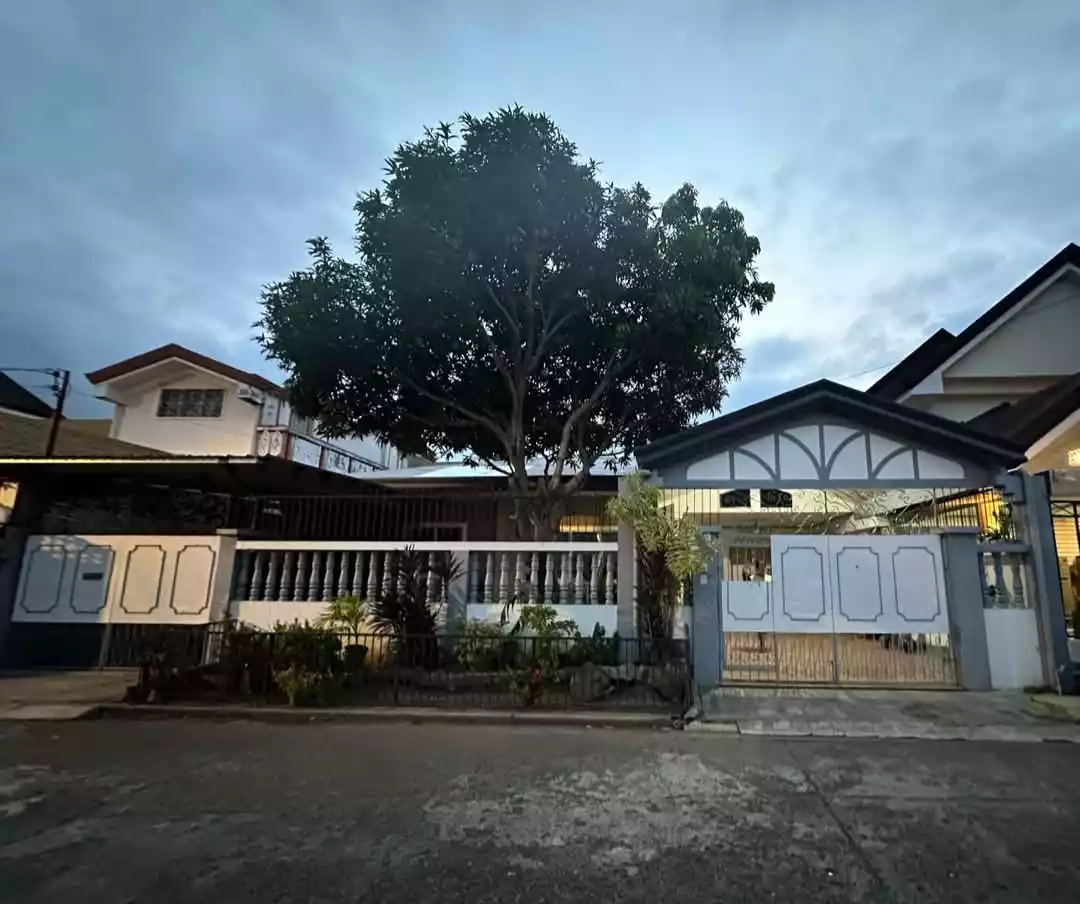 HOUSE & LOT @ FLORES VILLAGE FULLY FURNISHED