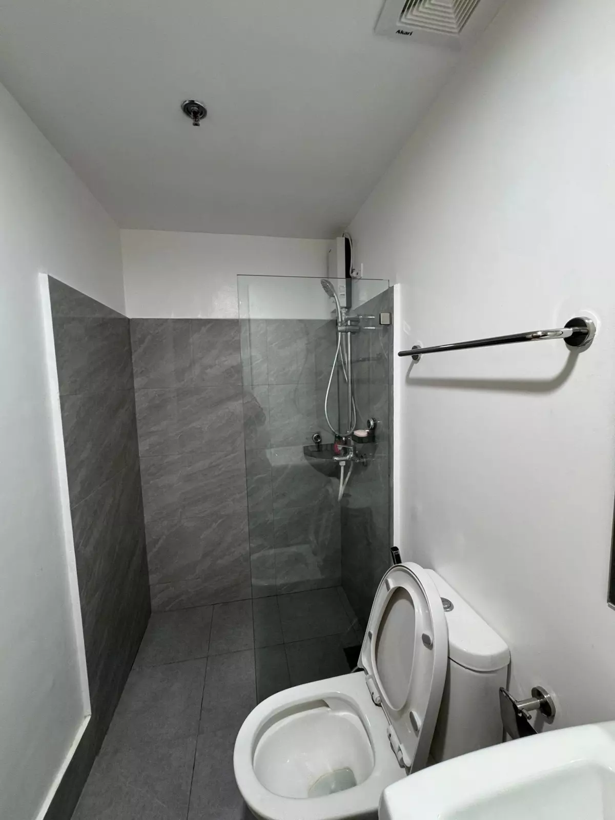 FULLY-FURNISHED NEWLY TURN-OVER STUDIO UNIT FOR RENT — Studio in Dionisio Jakosalem Street, Cebu City, Cebu — Photo 4