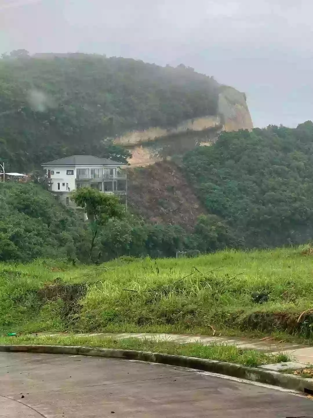 Lot for Sale in Monterrazas — Residential Lot in Cebu City, Cebu, Philippines — Photo 3