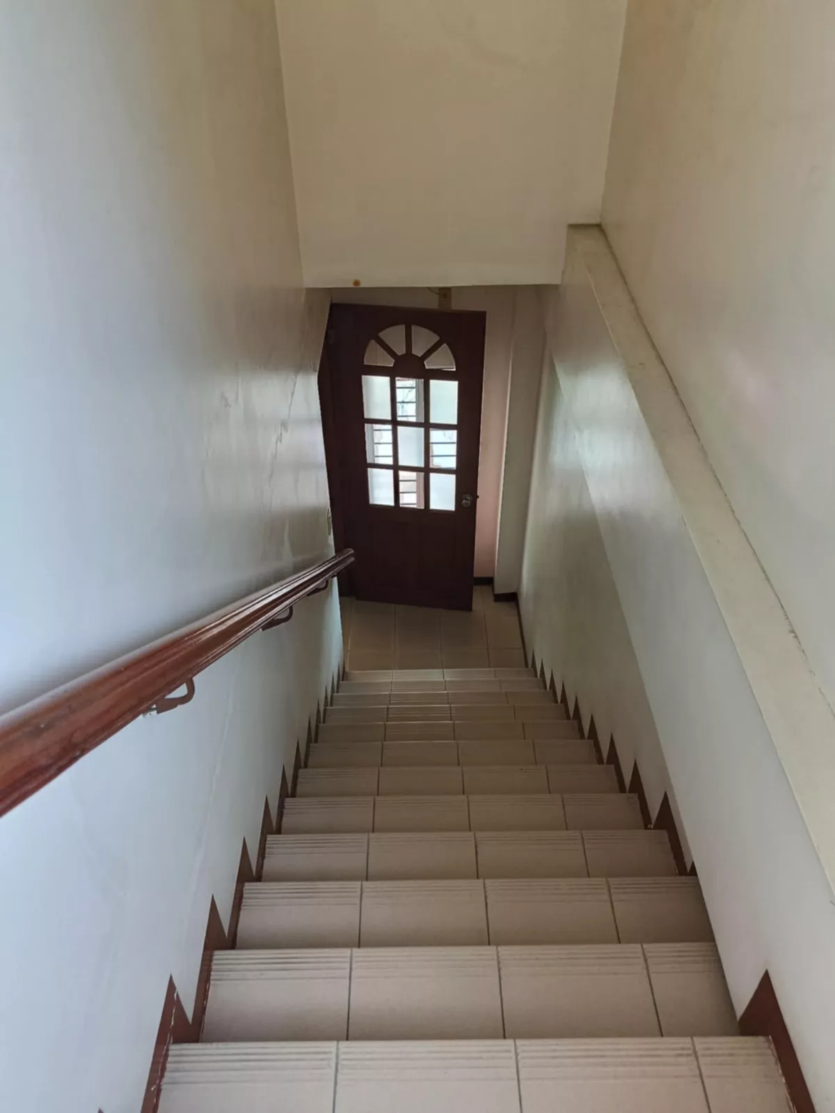 Open photo 18 of 33 — 3 STOREY BUILDING WITH ROOF TOP AND  5 APARTMENT UNITS FOR SALE