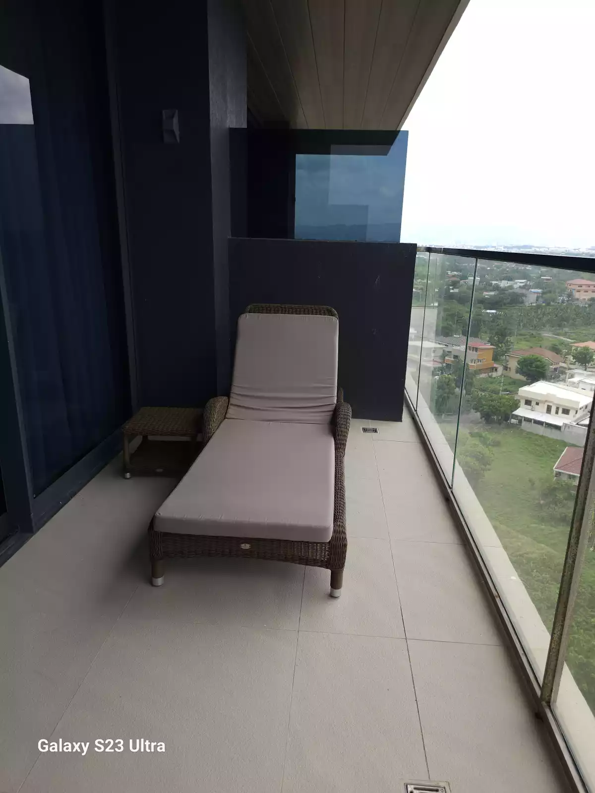 STUDIO UNIT FOR SALE FULLY FURNISHED IN THE REEF RESIDENCES — Studio in Lapu-Lapu City, Philippines — Photo 7