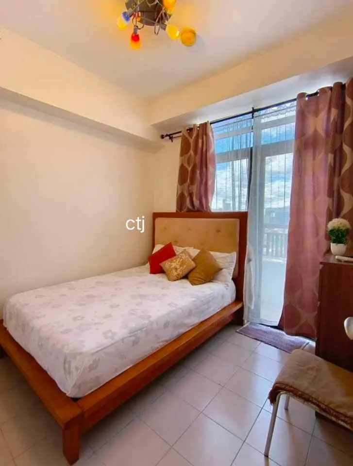Sacrifice Sale 4 Bedrooms Fully Furnished Penthouse in Persimmon Condo