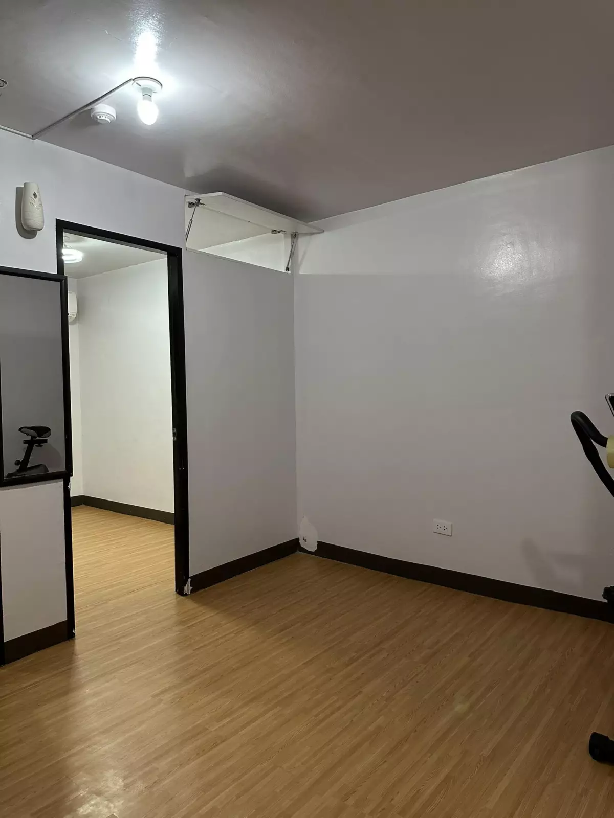 RUSH ASSUME: 2 BEDROOM CONDO UNIT WITH BALCONY — 2 Bedrooms in Naya Road, Cebu City, Central Visayas — Photo 2
