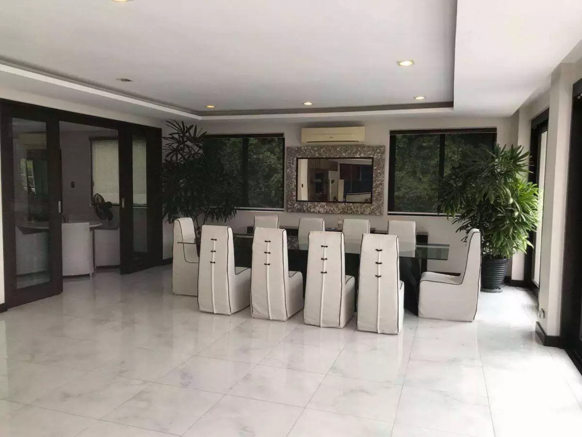Open photo 37 of 61 — Maria Luisa House for Sale