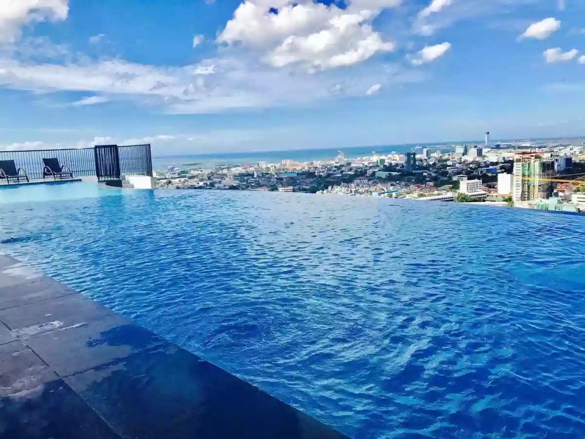 Open photo 16 of 19 — FOR SALE – Calyx Residences Executive Studio Corner Unit
