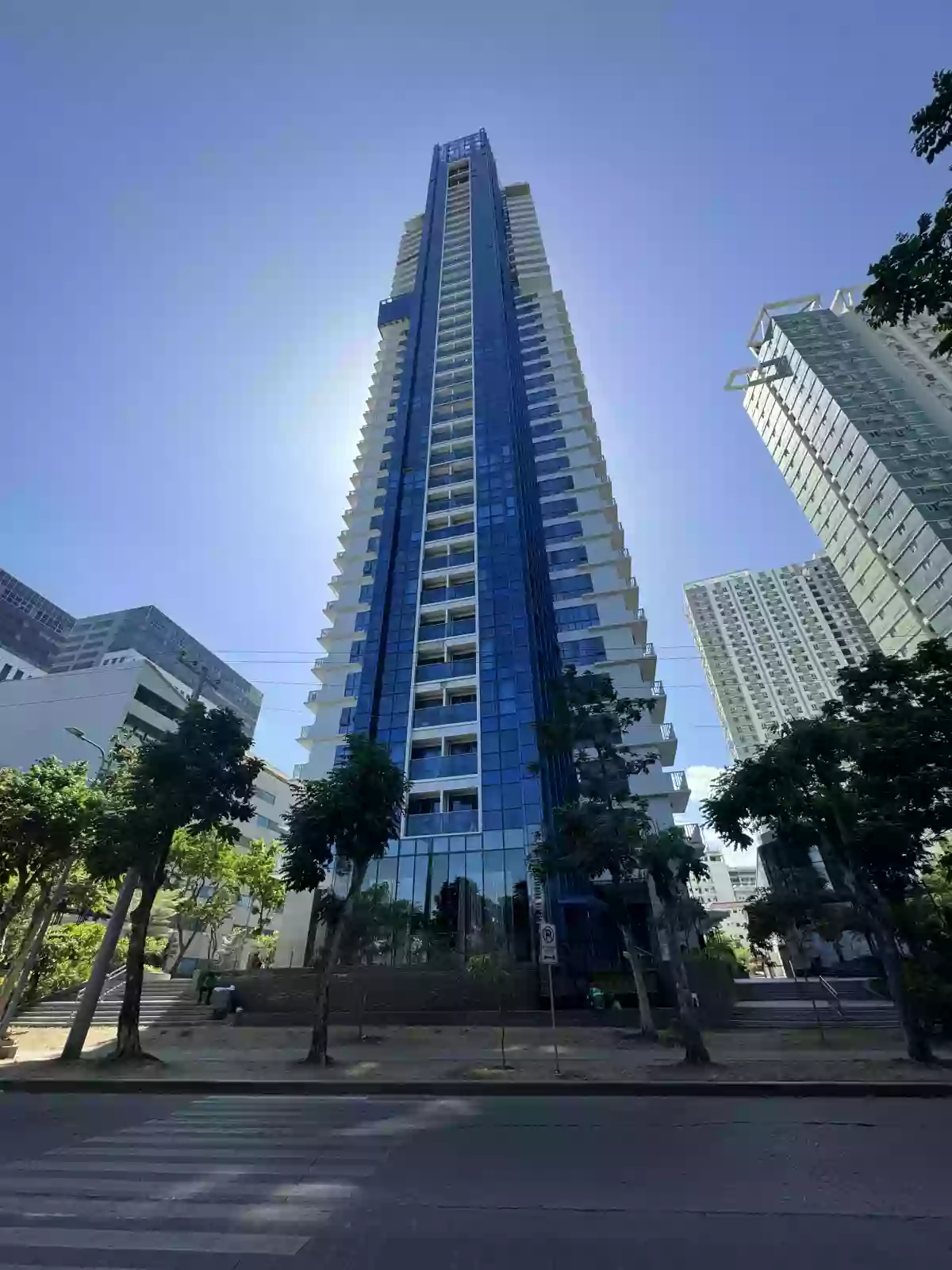READY FOR OCCUPANCY ONE-BEDROOM UNIT AVAILABLE HERE IN 38 PARK AVENUE 