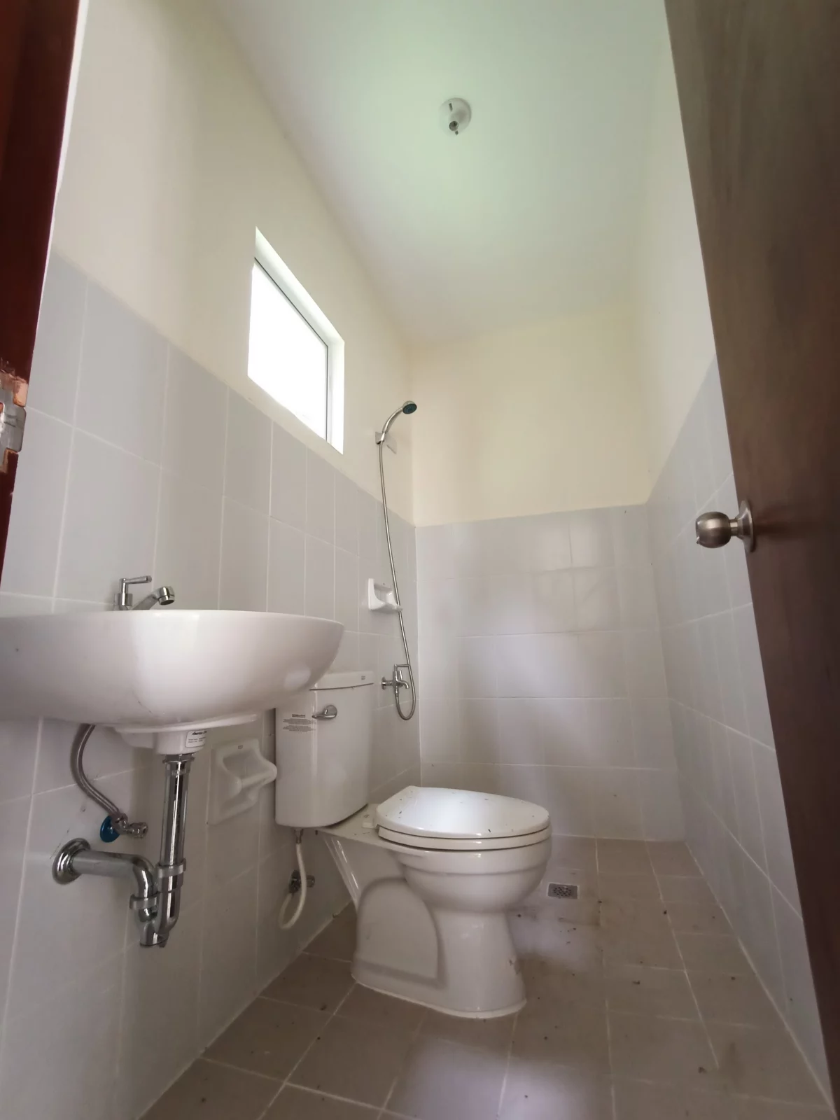 Open photo 16 of 18 — RENT TO OWN Elegant 2-Storey House and Lot in Velmiro Heights, Minglanilla, Cebu!